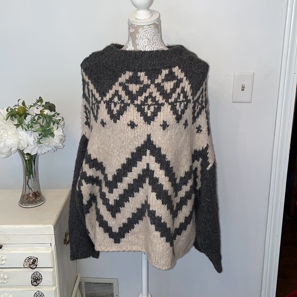 Free People oversized boho shrug sweater - Picture 1 of 9